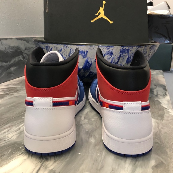 Nike Air Jordan 1 Mid Multicolor Swoosh - Picture 5 of 6